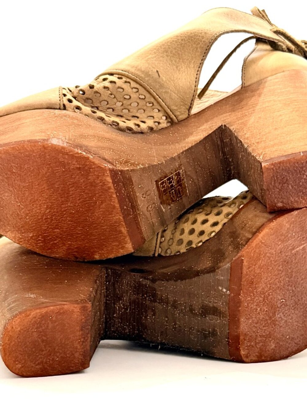 Free People Women's "Revolver" Open-Toe Clog In Tan/Khaki - Size 5-1/2 - Picture 3 of 11